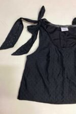 Black Tee- ref 28 - Resale item - Approx 14-16 - Image 5