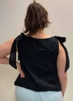 Black Tee- ref 28 - Resale item - Approx 14-16 - Image 3