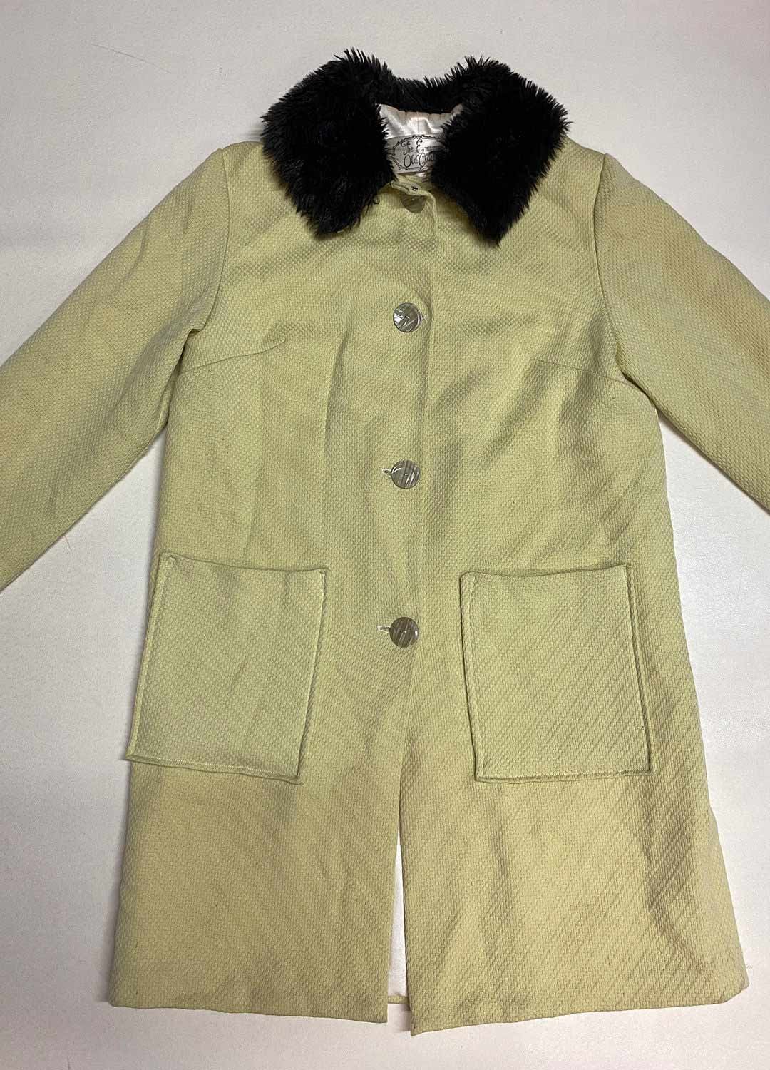Chartreuse Coat - ref 87 - Resale item - Approx UK 12-14 Chartreuse Coat - ref 87 - Resale item - Approx UK 12-14 - Image 1