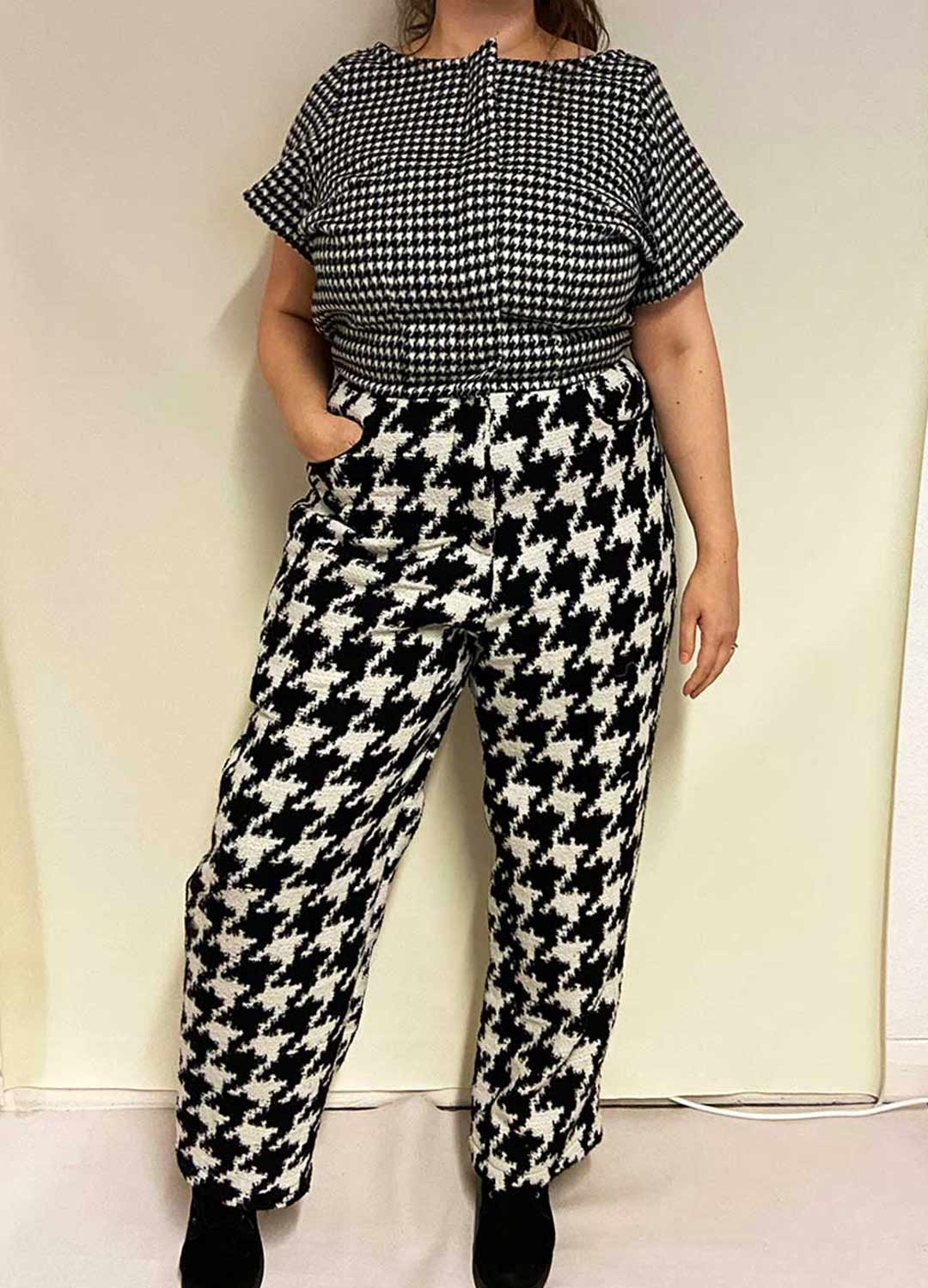 Monochrome houndstooth wool-mix classic jumpsuit – ref 162 – Resale item – Approx UK 18-20 Monochrome houndstooth wool-mix classic jumpsuit - ref 162 - Resale item - Approx UK 18-20 - Image 1
