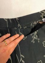 Black floral viscose A-line skirt- ref 171 - Resale item - Approx UK 14-16 - Image 2